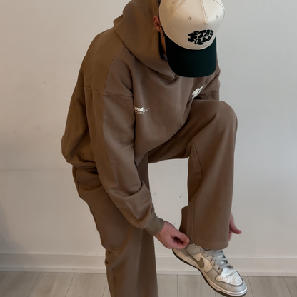 STAY SILLY HOODIE - CARAMEL BROWN