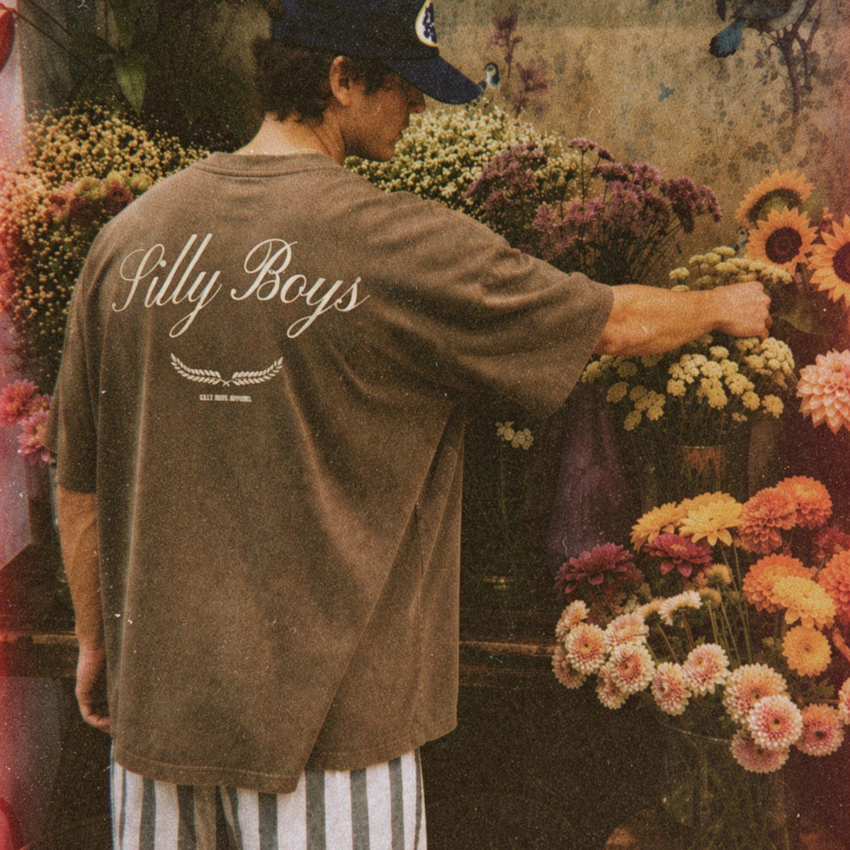HEAVYWEIGHT TEE - 'SILLY BOYS'